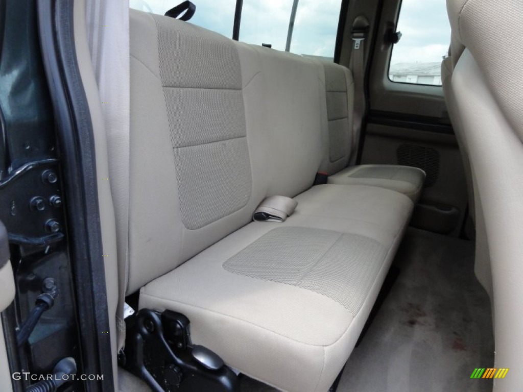 Tan Interior 2005 Ford F250 Super Duty XLT SuperCab 4x4 Photo #50974602