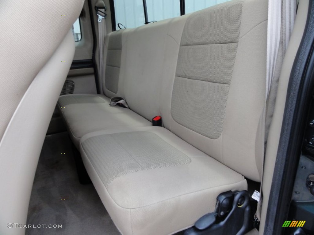 Tan Interior 2005 Ford F250 Super Duty XLT SuperCab 4x4 Photo #50974629