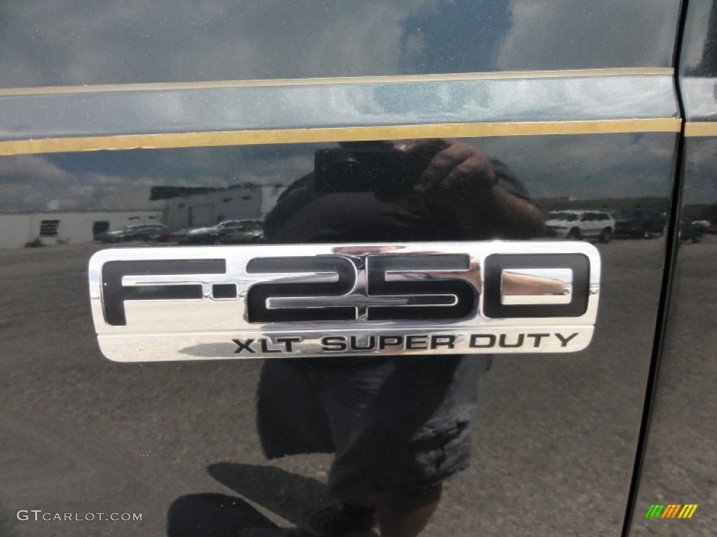 2005 Ford F250 Super Duty XLT SuperCab 4x4 Marks and Logos Photos
