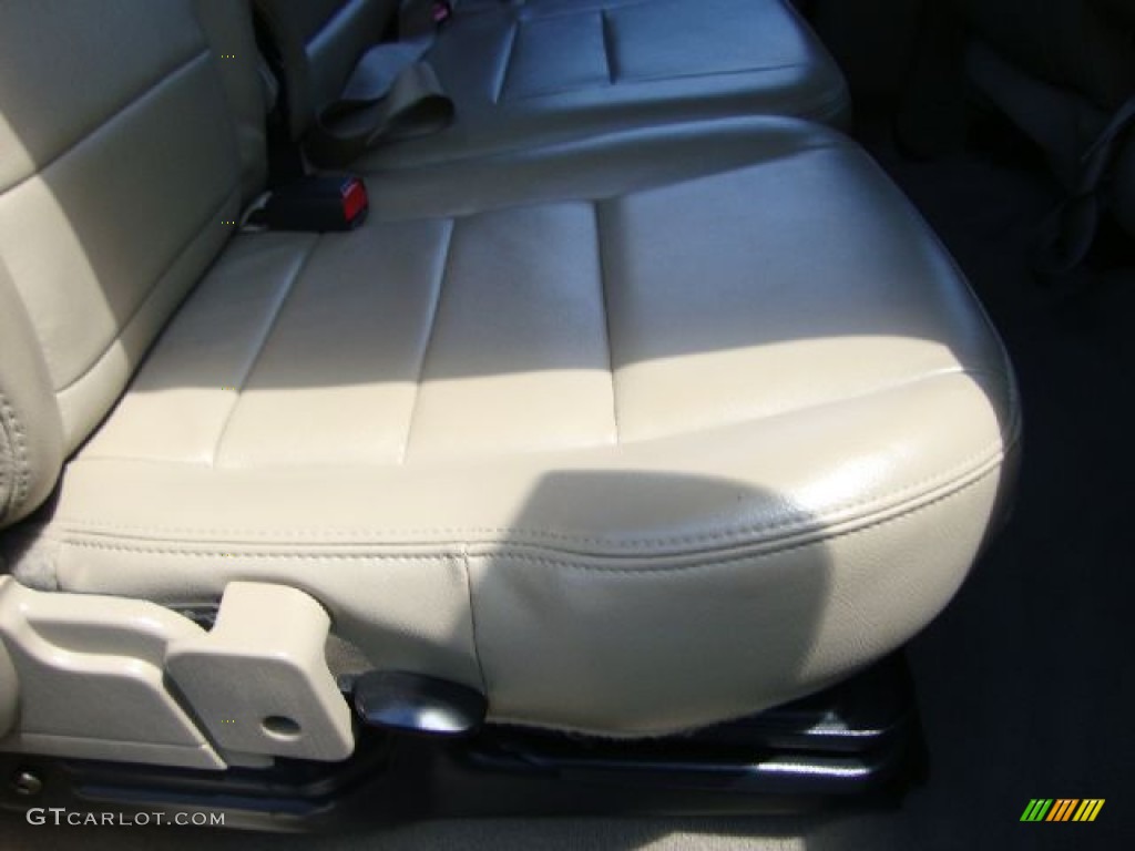 2006 F350 Super Duty Lariat Crew Cab 4x4 - Medium Wedgewood Blue Metallic / Tan photo #18