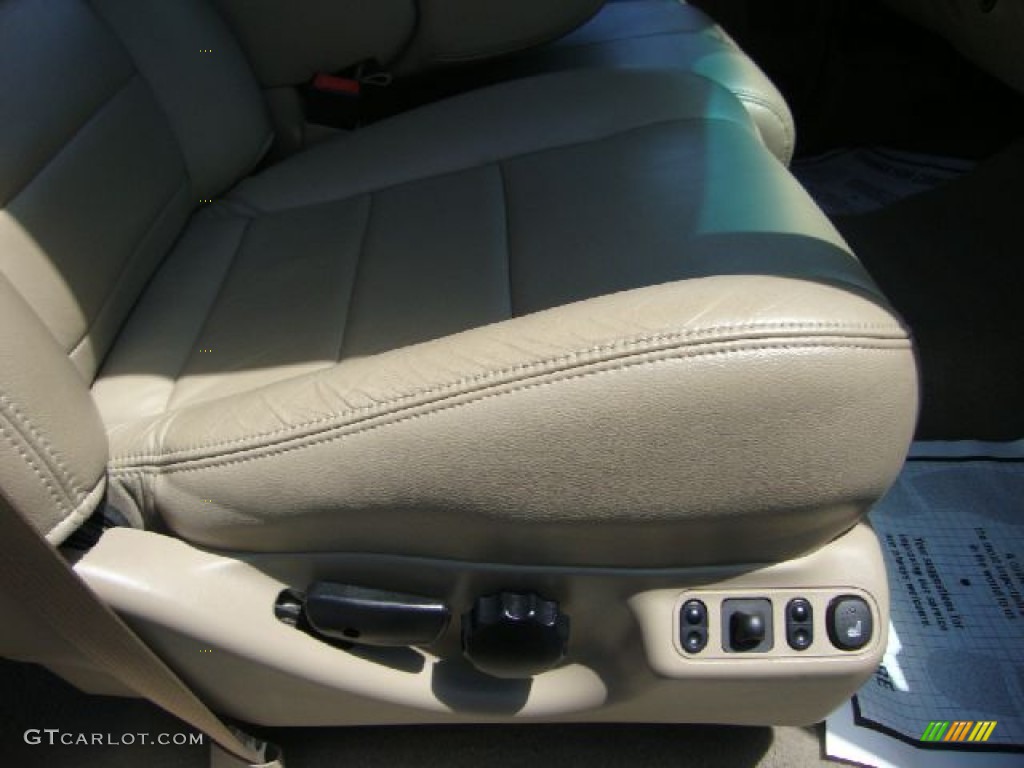 2006 F350 Super Duty Lariat Crew Cab 4x4 - Medium Wedgewood Blue Metallic / Tan photo #20