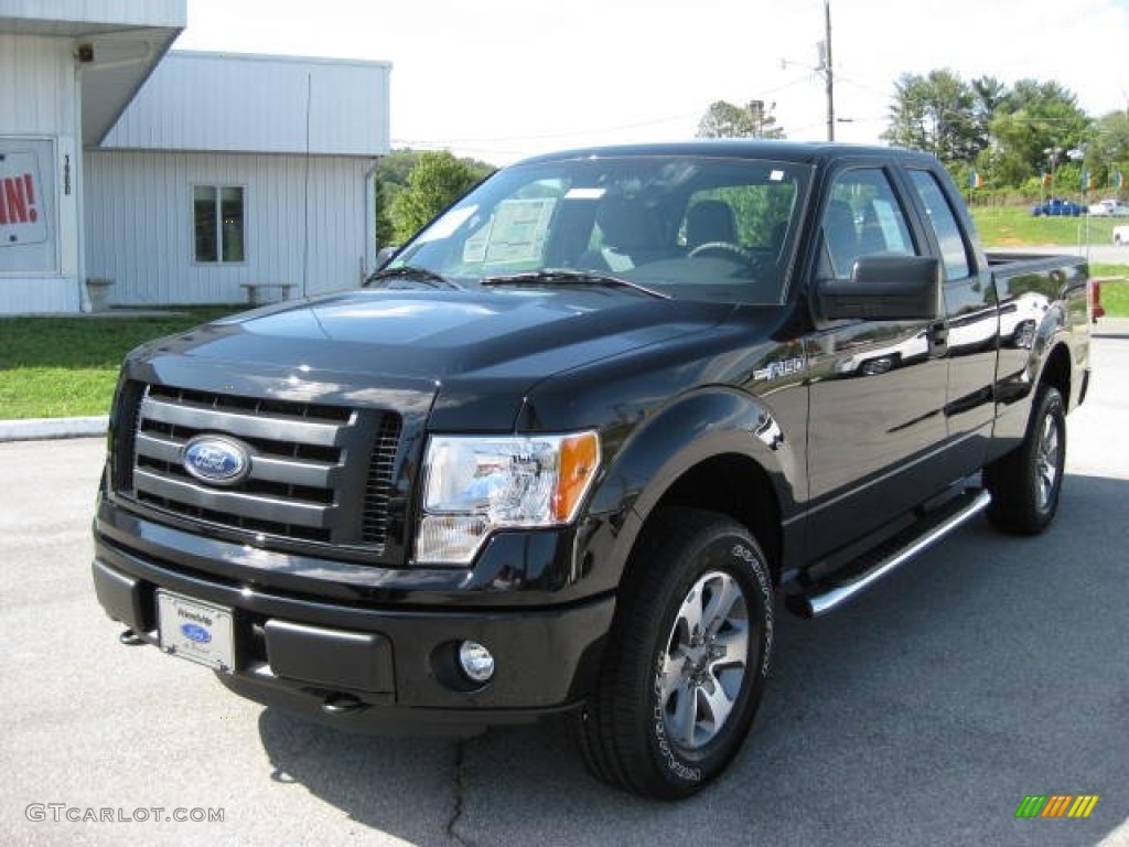 2011 F150 STX SuperCab 4x4 - Tuxedo Black Metallic / Steel Gray photo #2