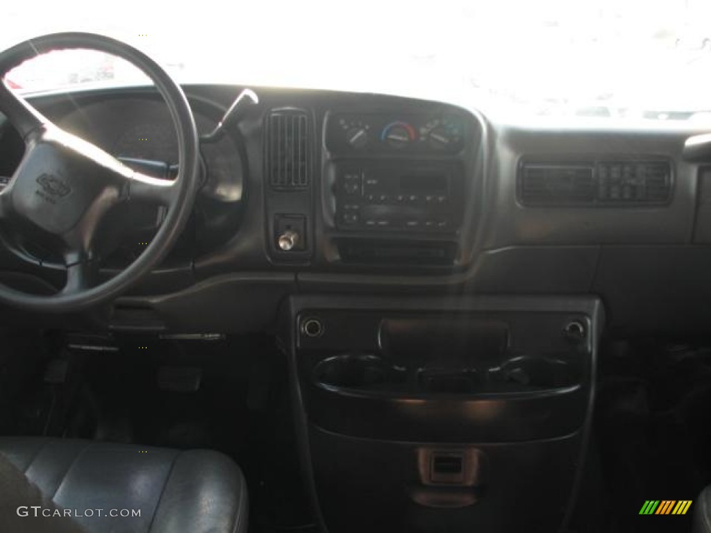 2001 Express 3500 LS Extended Passenger Van - White / Medium Gray photo #13