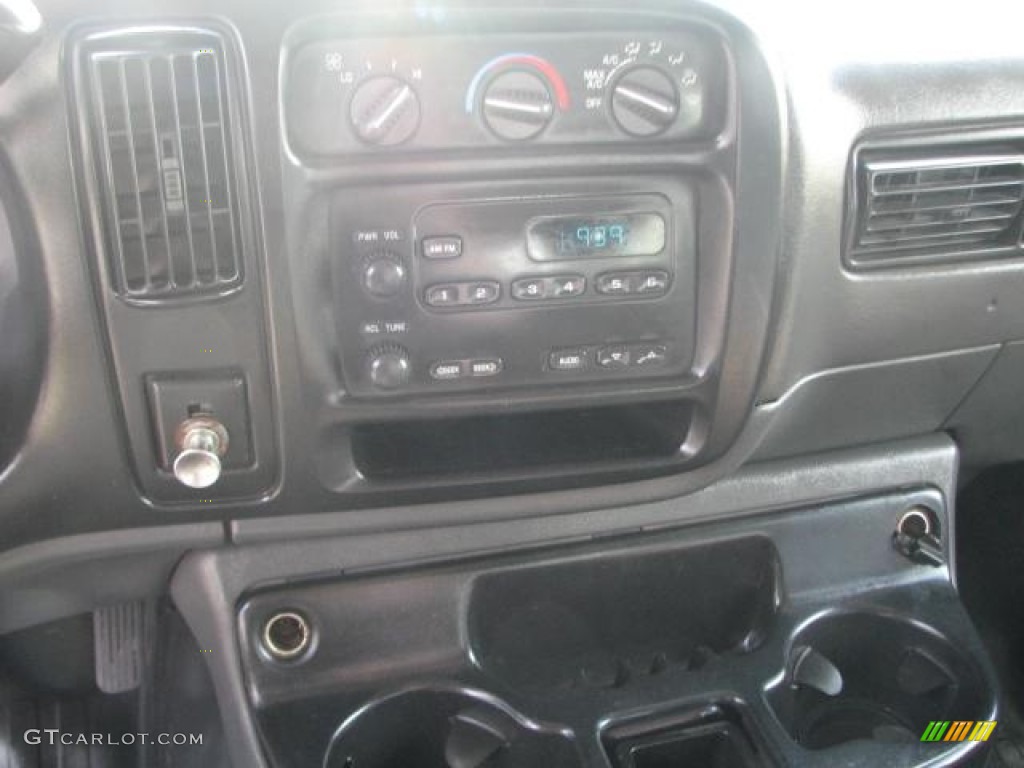 2001 Express 3500 LS Extended Passenger Van - White / Medium Gray photo #19