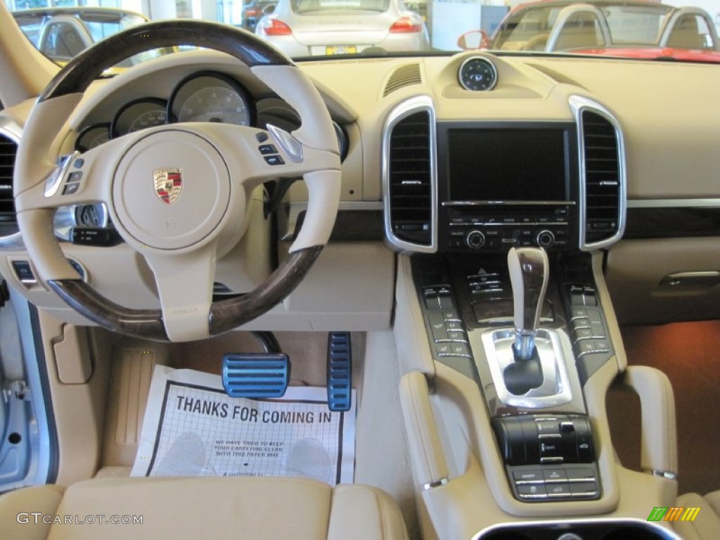 2011 Porsche Cayenne S Hybrid Luxor Beige Dashboard Photo #50993270