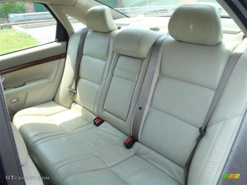 Light Taupe Interior 2005 Volvo S80 T6 Photo #50995069