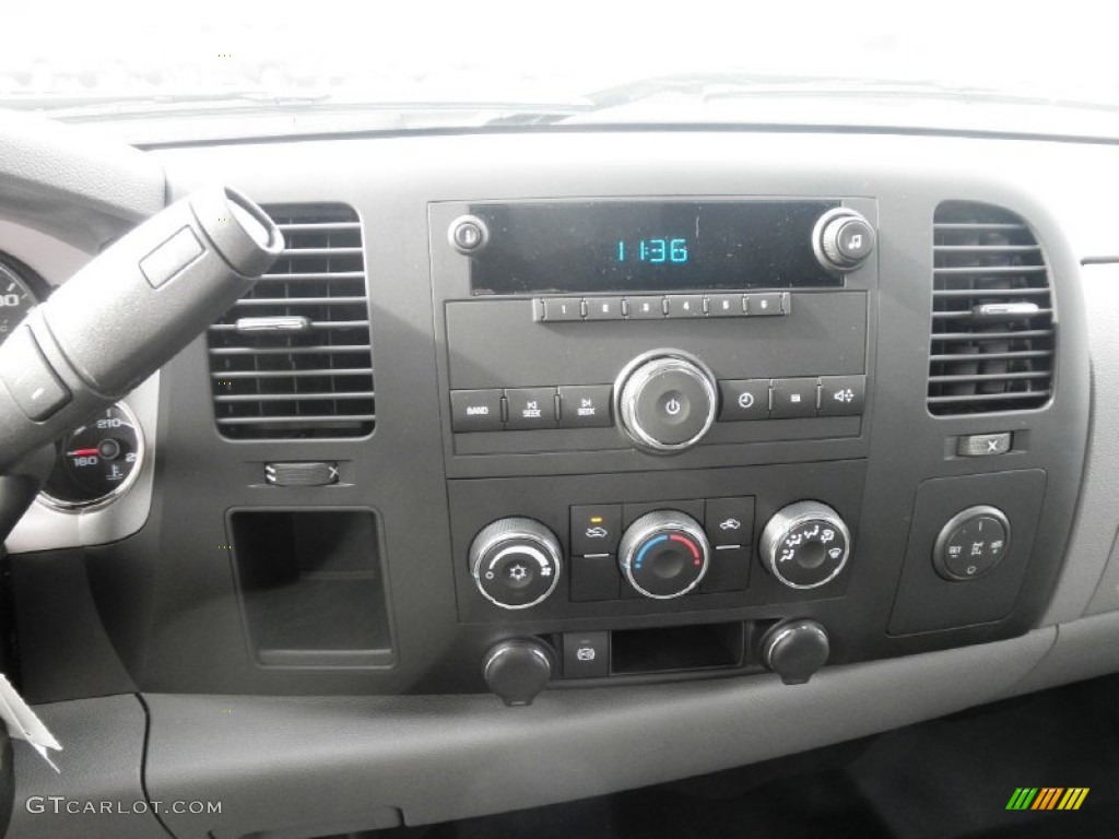 2011 GMC Sierra 3500HD Work Truck Crew Cab 4x4 Chassis Controls Photo #50995973