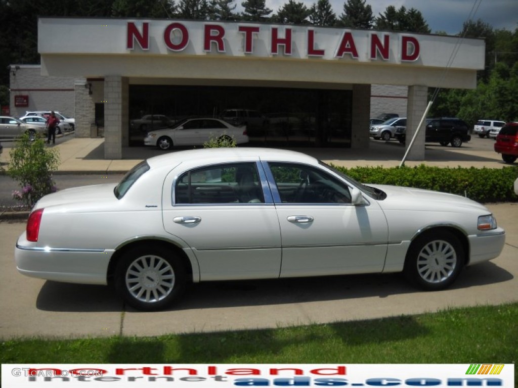 Ceramic White Tri-Coat Lincoln Town Car