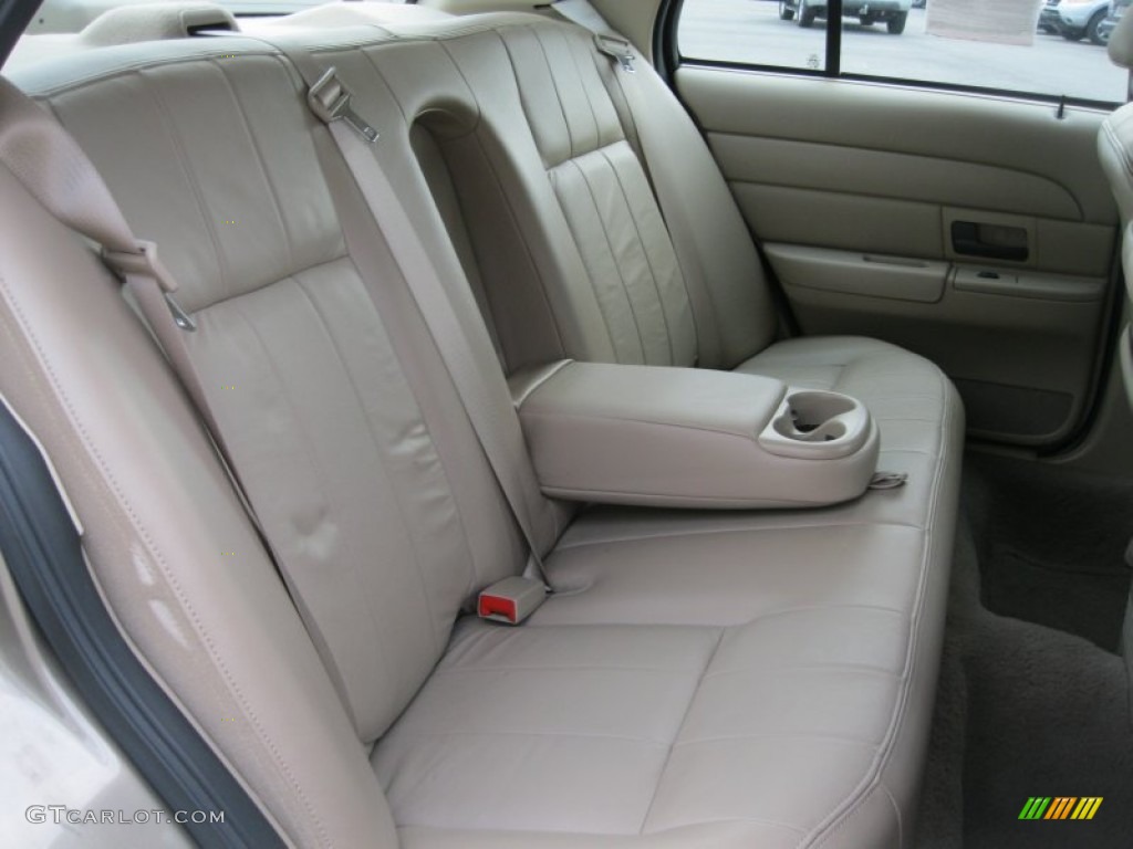 Medium Parchment Interior 2004 Ford Crown Victoria LX Photo #51005653