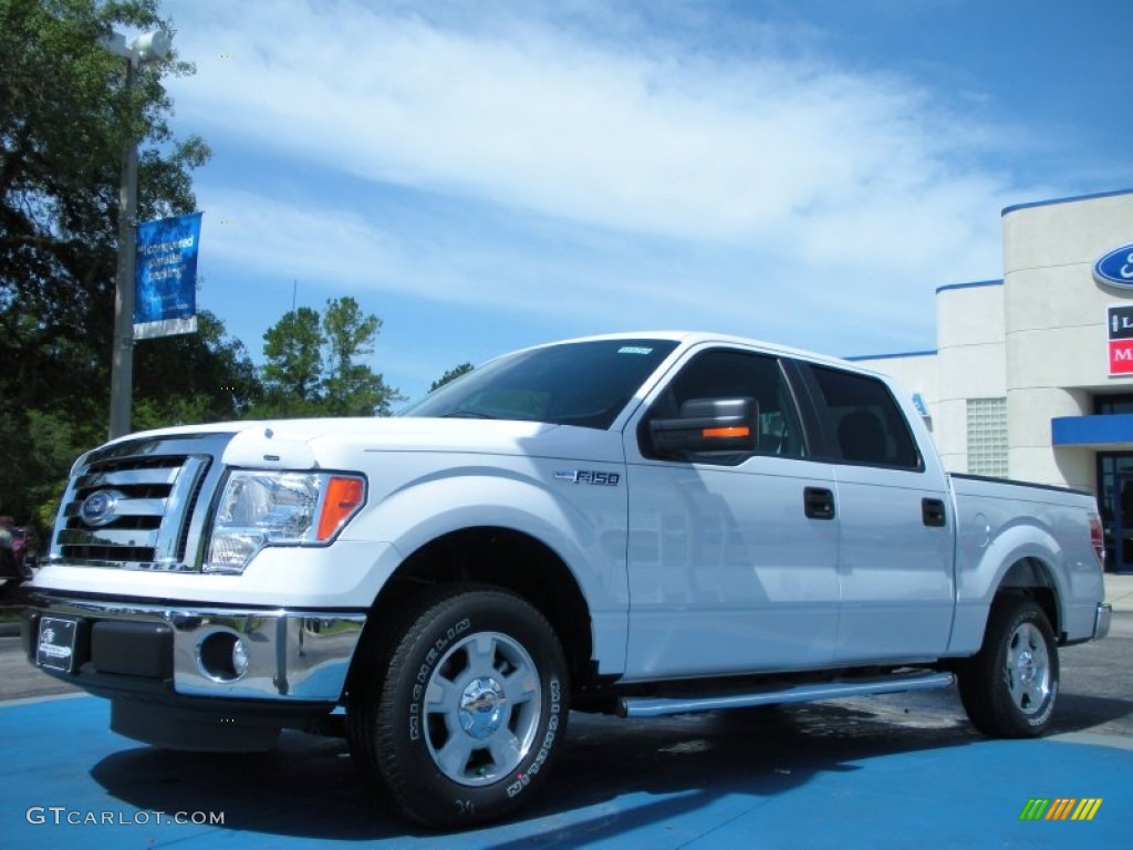 2011 F150 XLT SuperCrew - Oxford White / Steel Gray photo #1