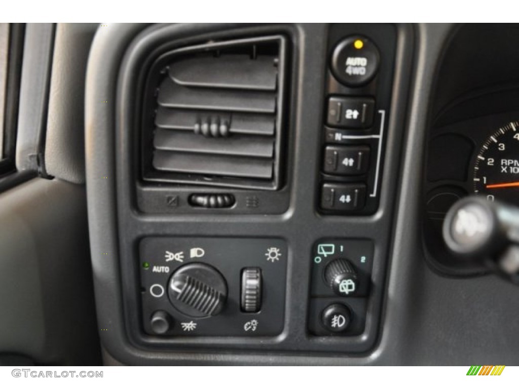 2003 Suburban 1500 Z71 4x4 - Black / Gray/Dark Charcoal photo #7