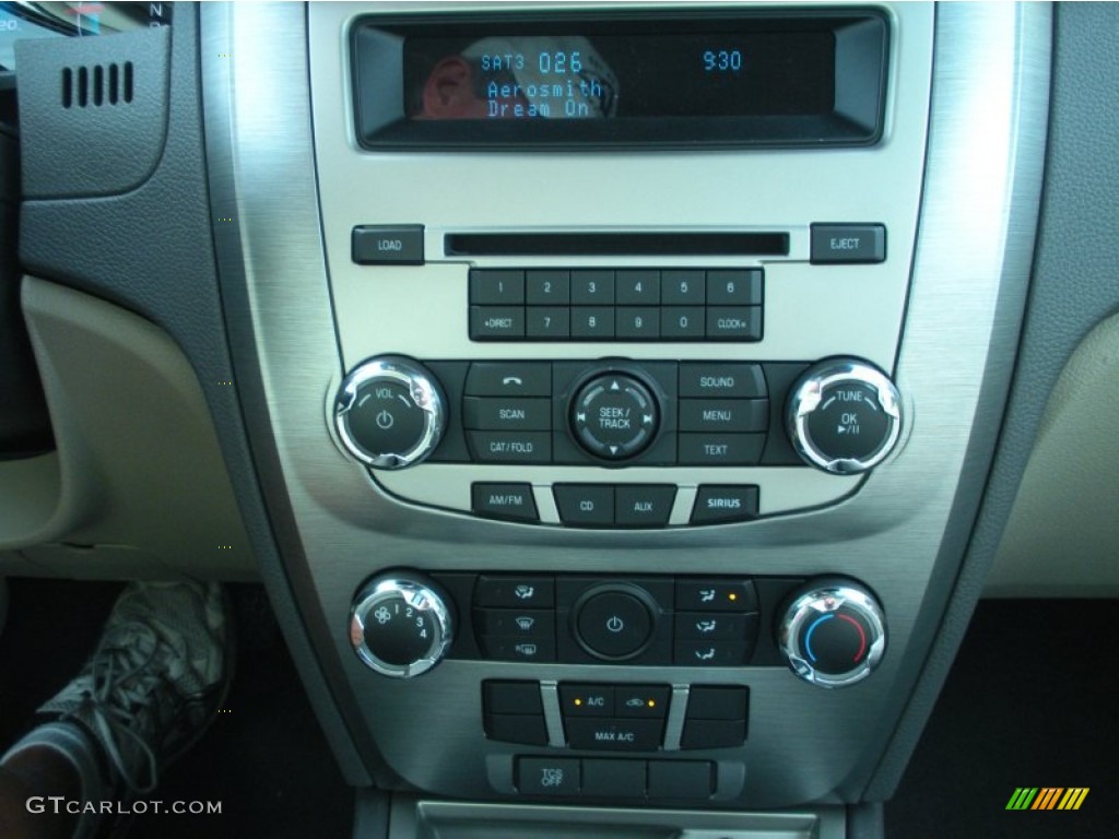 2012 Ford Fusion SE V6 Controls Photo #51008866