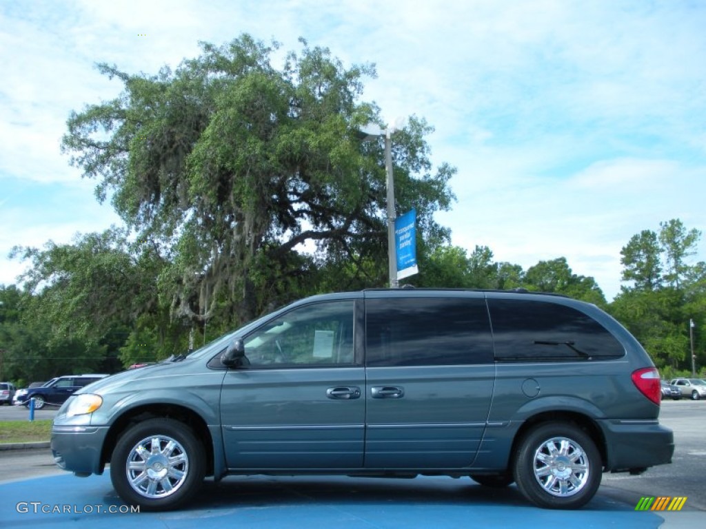 2007 Town & Country Limited - Magnesium Pearl / Medium Slate Gray photo #2