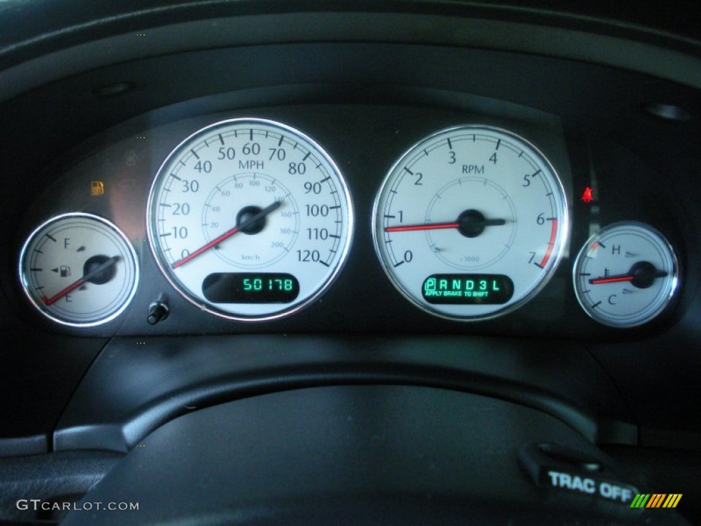 2007 Chrysler Town & Country Limited Gauges Photo #51009622