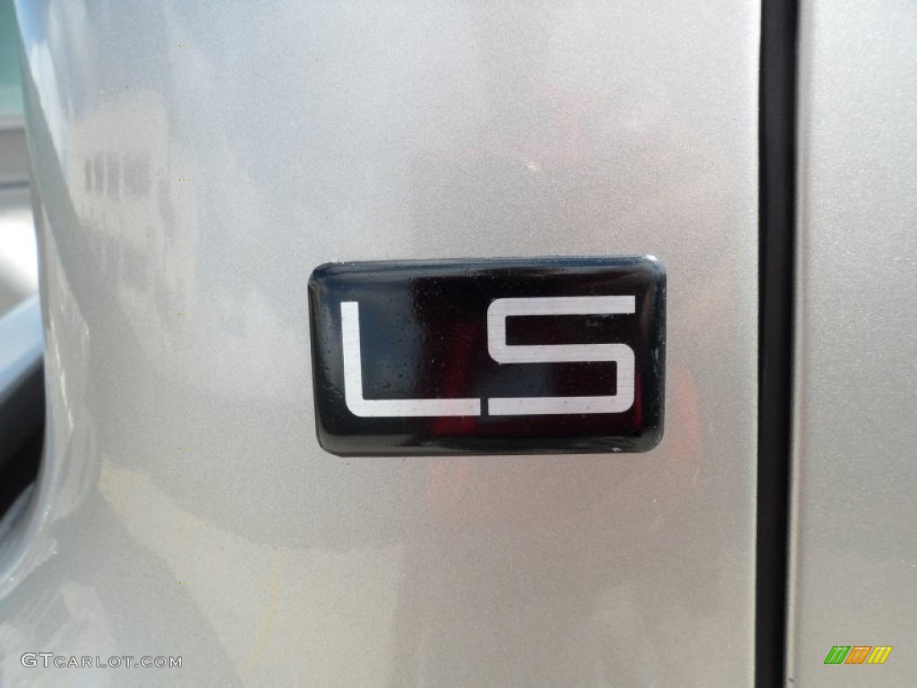 1999 Chevrolet S10 LS Regular Cab Marks and Logos Photo #51011542