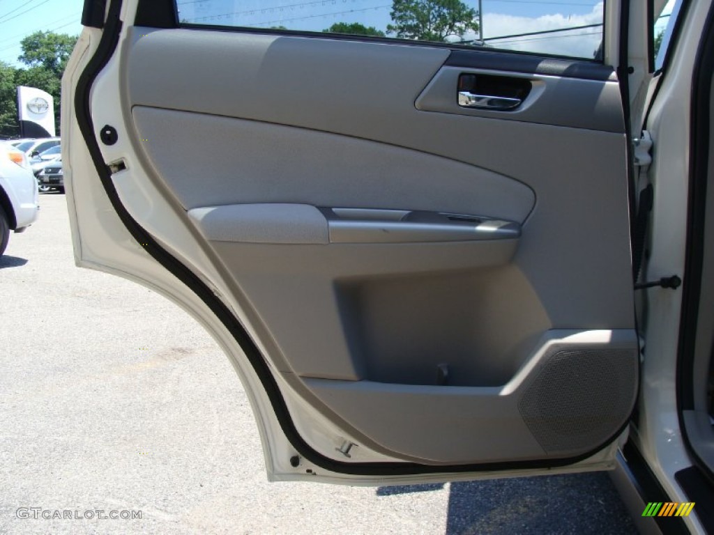 2009 Forester 2.5 X Limited - Satin White Pearl / Platinum photo #21