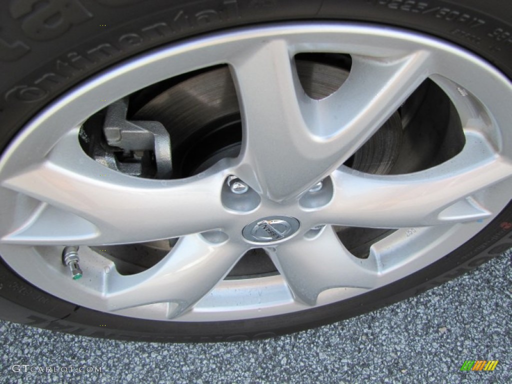 2011 Rogue SV - Pearl White / Gray photo #9