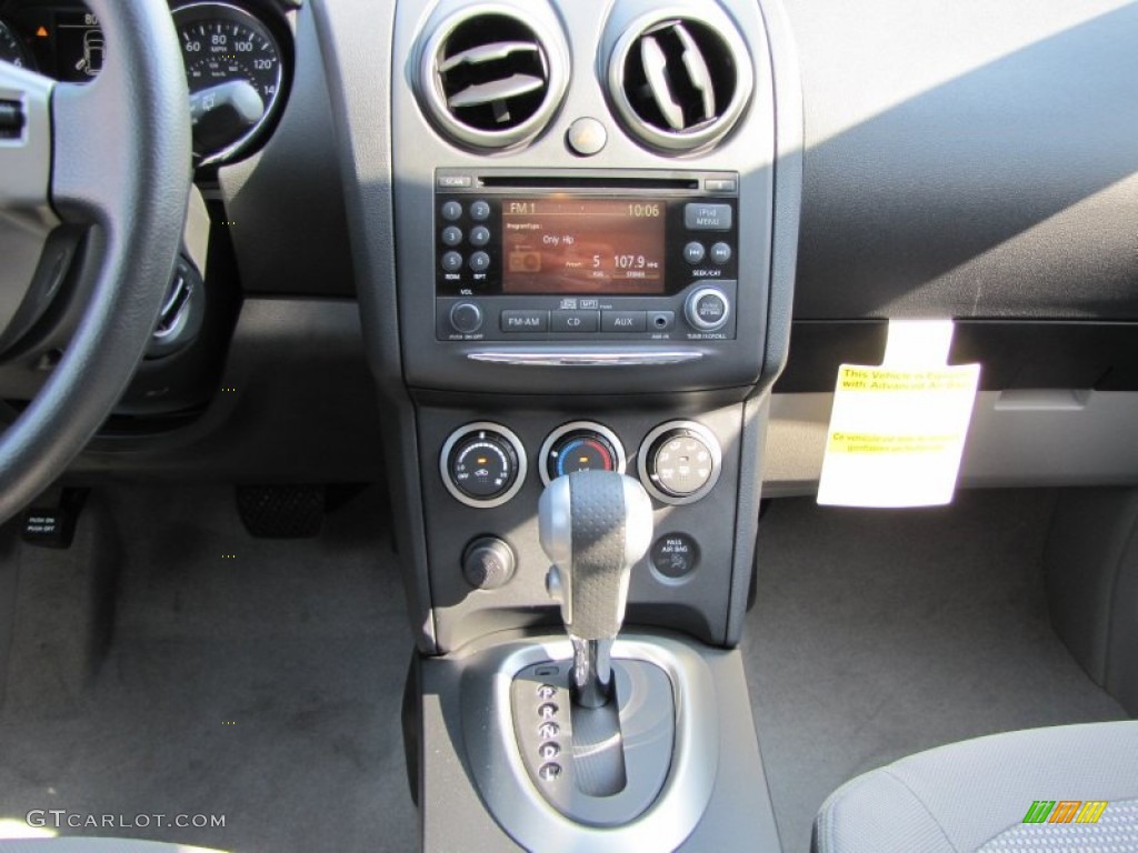 2011 Rogue SV - Pearl White / Gray photo #13