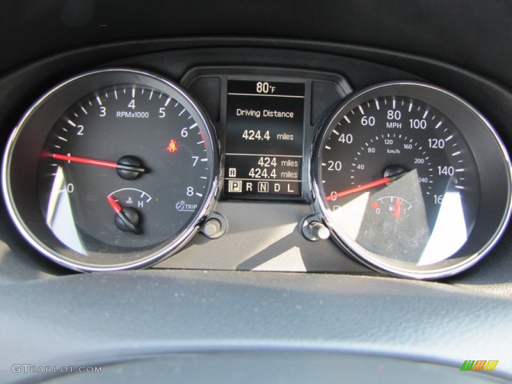 2011 Rogue SV - Pearl White / Gray photo #15