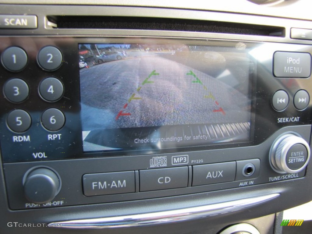 2011 Rogue SV - Pearl White / Gray photo #16