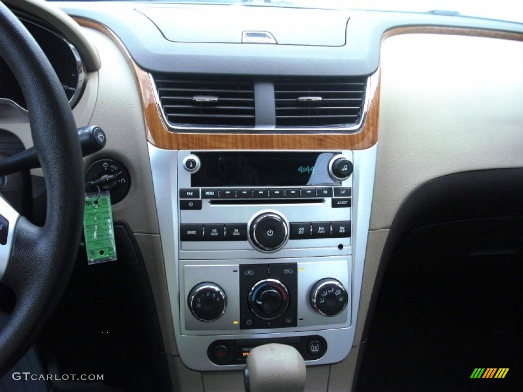 2011 Chevrolet Malibu LT Controls Photo #51022489