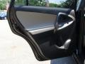 Black - RAV4 4WD Photo No. 19