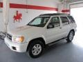 2002 Glacier White Pearl Nissan Pathfinder SE 4x4  photo #1