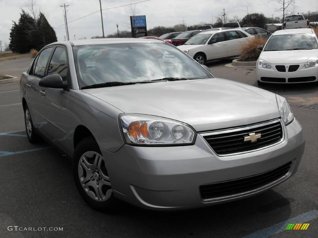 2007 Malibu LS Sedan - Silverstone Metallic / Titanium Gray photo #4