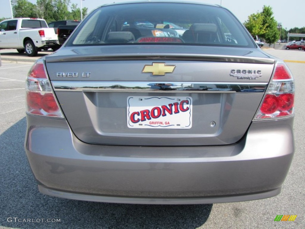 2010 Aveo LT Sedan - Medium Gray / Charcoal photo #4