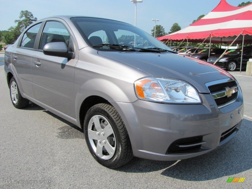 2010 Aveo LT Sedan - Medium Gray / Charcoal photo #7