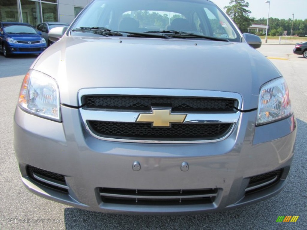2010 Aveo LT Sedan - Medium Gray / Charcoal photo #8