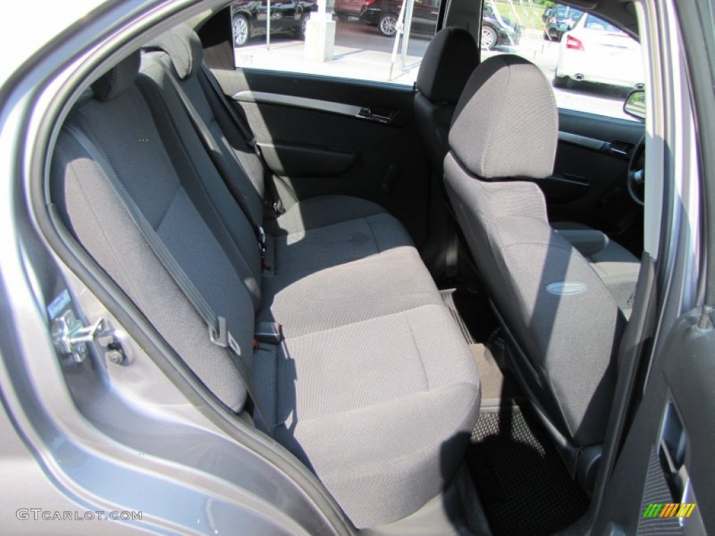 2010 Aveo LT Sedan - Medium Gray / Charcoal photo #13