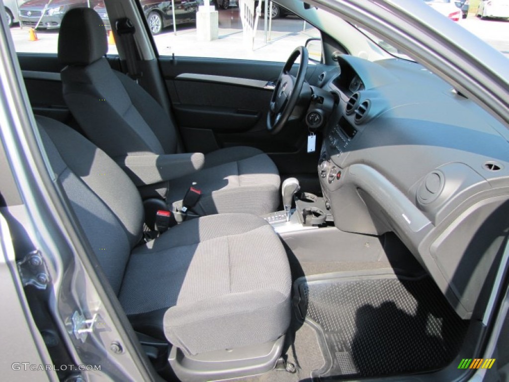 2010 Aveo LT Sedan - Medium Gray / Charcoal photo #14