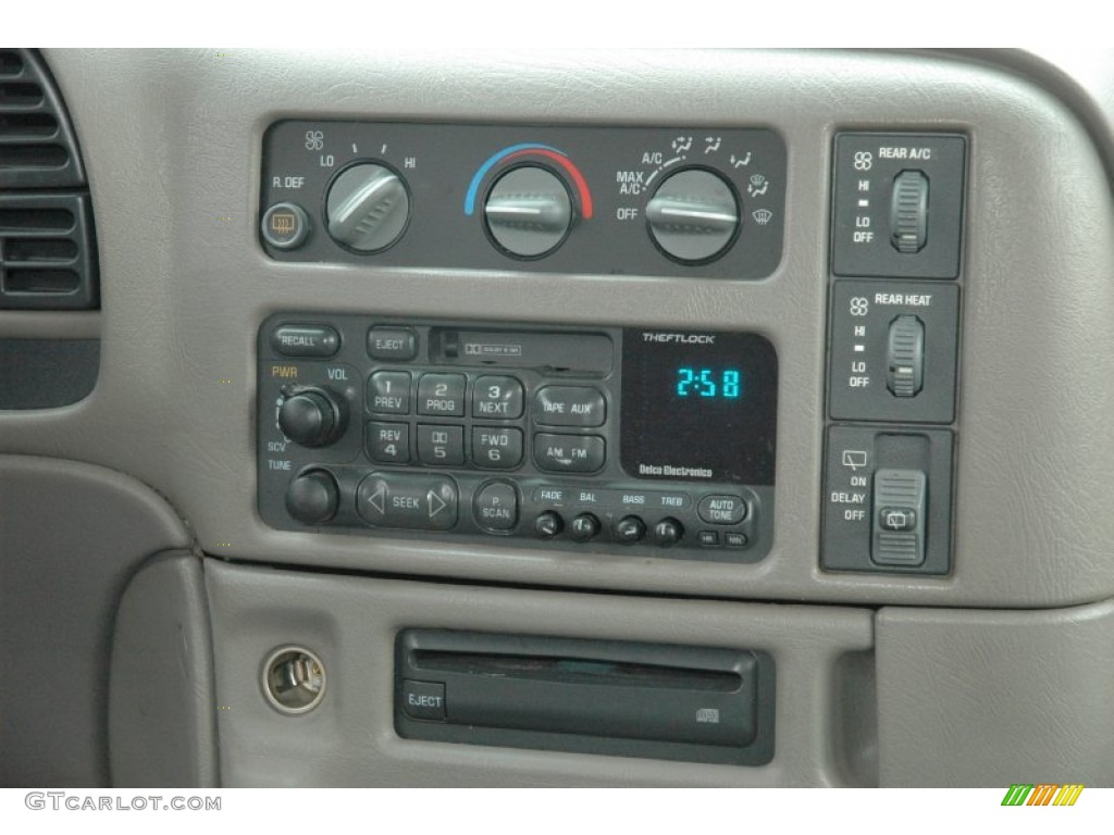 2001 Chevrolet Astro AWD Passenger Van Controls Photo #51026665