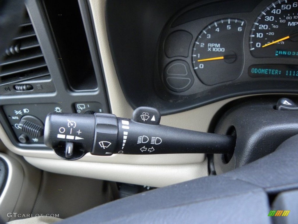 2003 Chevrolet Suburban 1500 LT Controls Photo #51029180