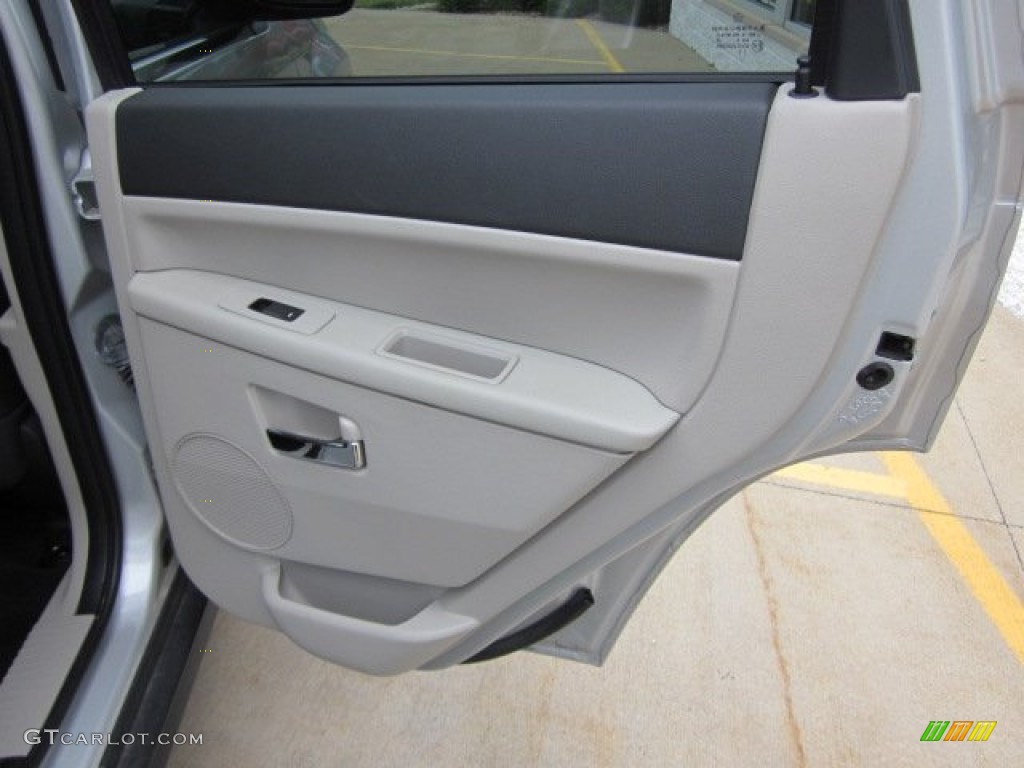 2008 Grand Cherokee Limited 4x4 - Bright Silver Metallic / Dark Khaki/Light Graystone photo #18