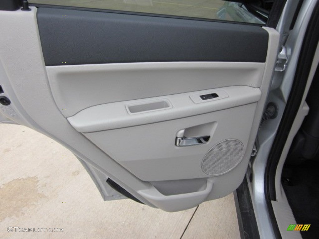2008 Grand Cherokee Limited 4x4 - Bright Silver Metallic / Dark Khaki/Light Graystone photo #20