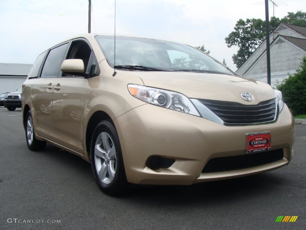 2011 Sienna LE - Sandy Beach Metallic / Light Gray photo #3