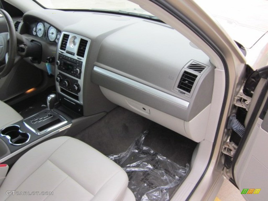 2008 300 Touring - Light Sandstone Metallic / Dark Khaki/Light Graystone photo #14