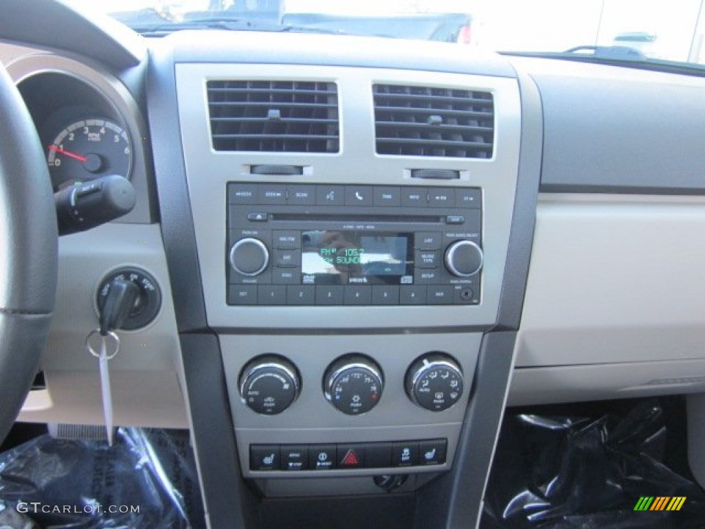 2010 Dodge Avenger R/T Controls Photo #51032485
