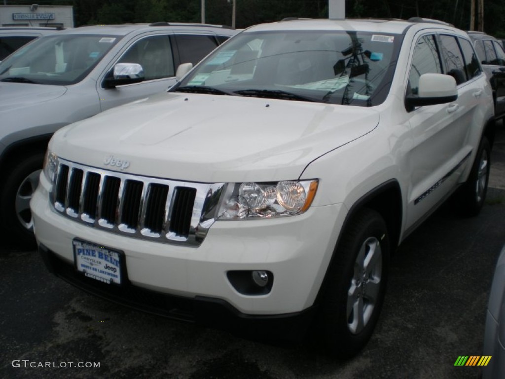 2011 Grand Cherokee Laredo X Package 4x4 - Stone White / Black photo #1