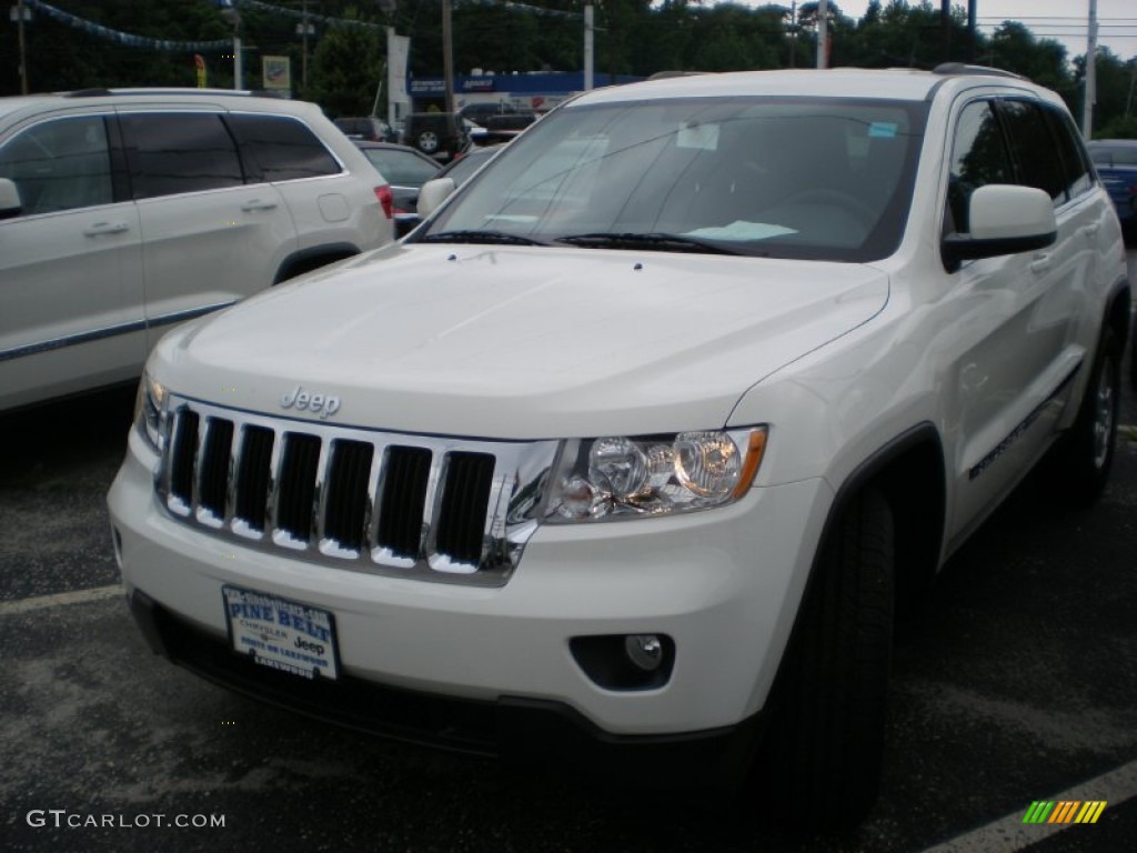2011 Grand Cherokee Laredo 4x4 - Stone White / Black photo #1