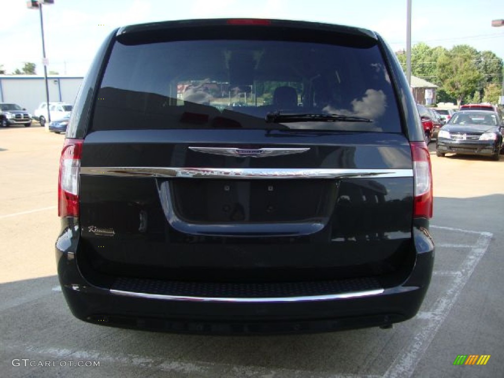 2011 Town & Country Touring - L - Dark Charcoal Pearl / Black/Light Graystone photo #3