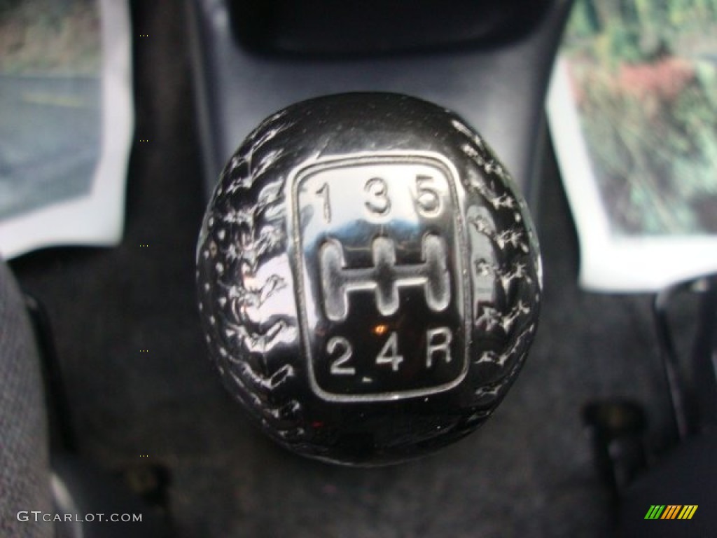 1999 Honda CR-V LX 4WD Transmission Photos