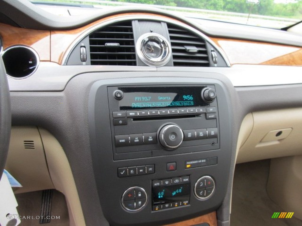 2009 Buick Enclave CX Controls Photo #51037363