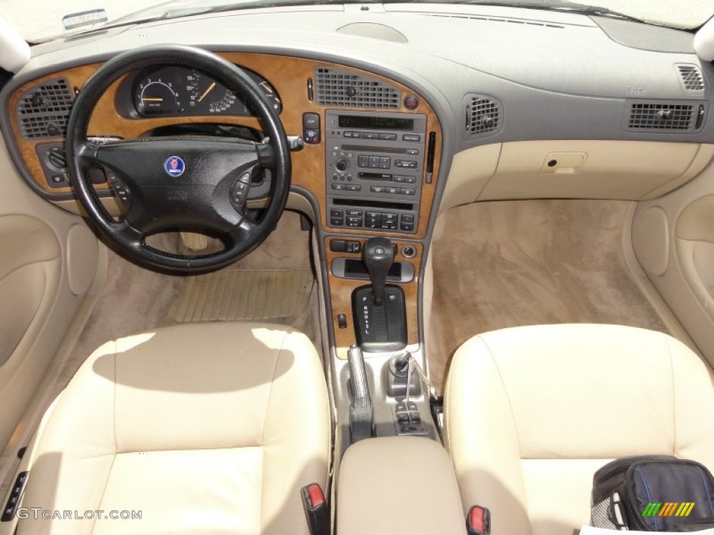 2002 Saab 9-5 Linear Sport Wagon Sand Beige Dashboard Photo #51038413