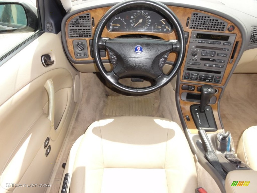 2002 Saab 9-5 Linear Sport Wagon Sand Beige Dashboard Photo #51038425