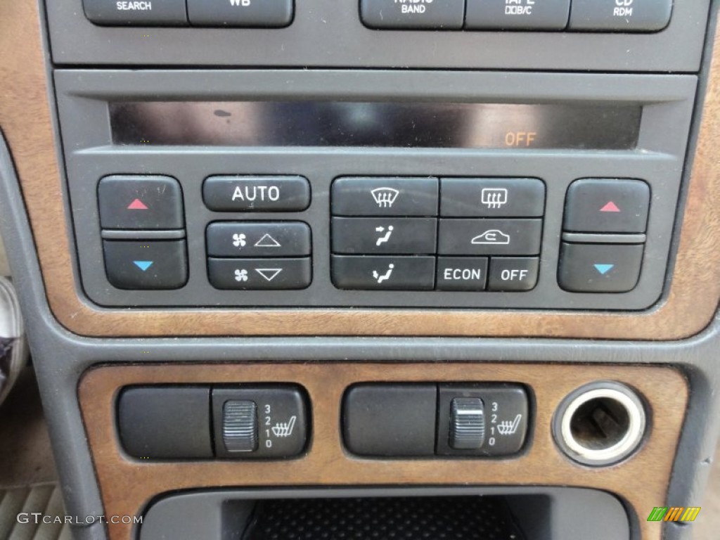 2002 Saab 9-5 Linear Sport Wagon Controls Photo #51038662