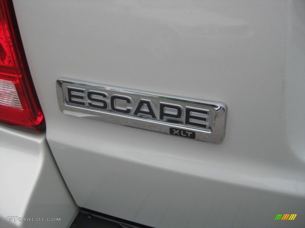 2009 Escape XLT 4WD - Brilliant Silver Metallic / Charcoal photo #19