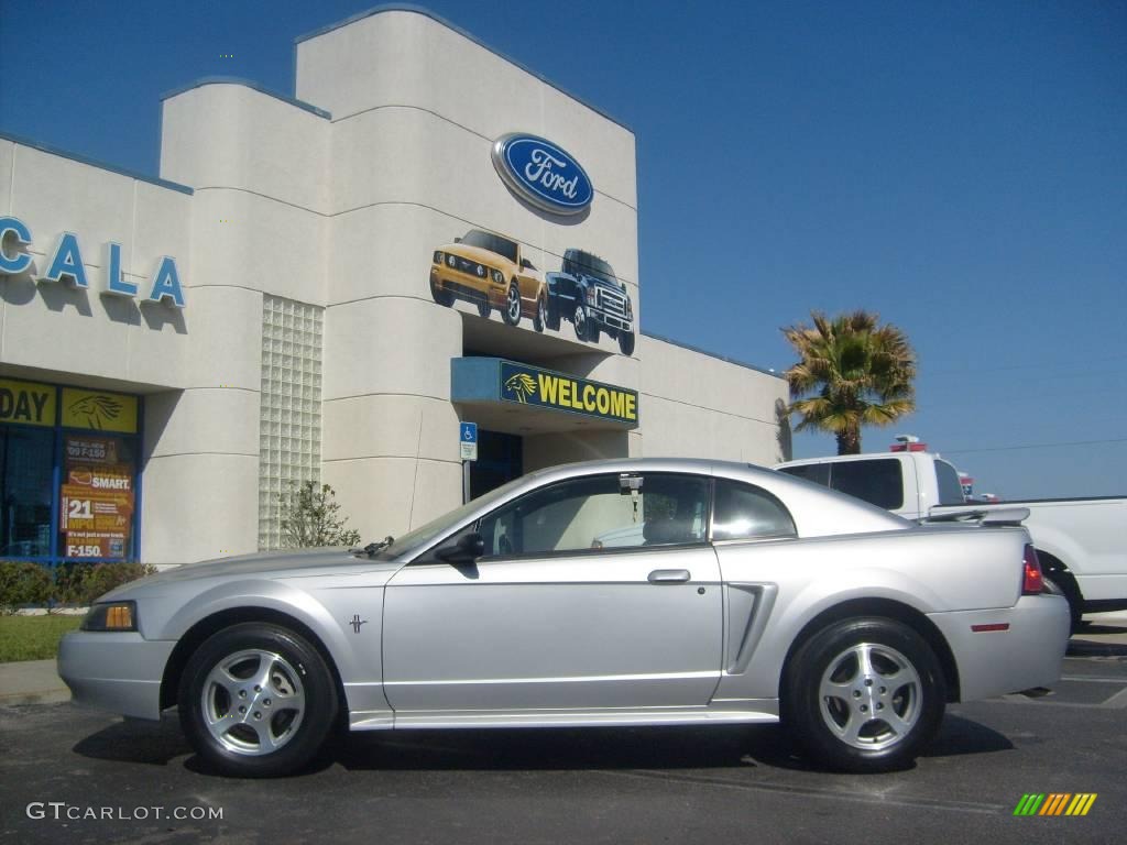 2003 Mustang V6 Coupe - Silver Metallic / Medium Graphite photo #6